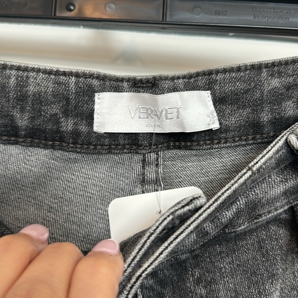 Vervets!! Women’s distressed cropped black jeans! - Picture 4 of 4